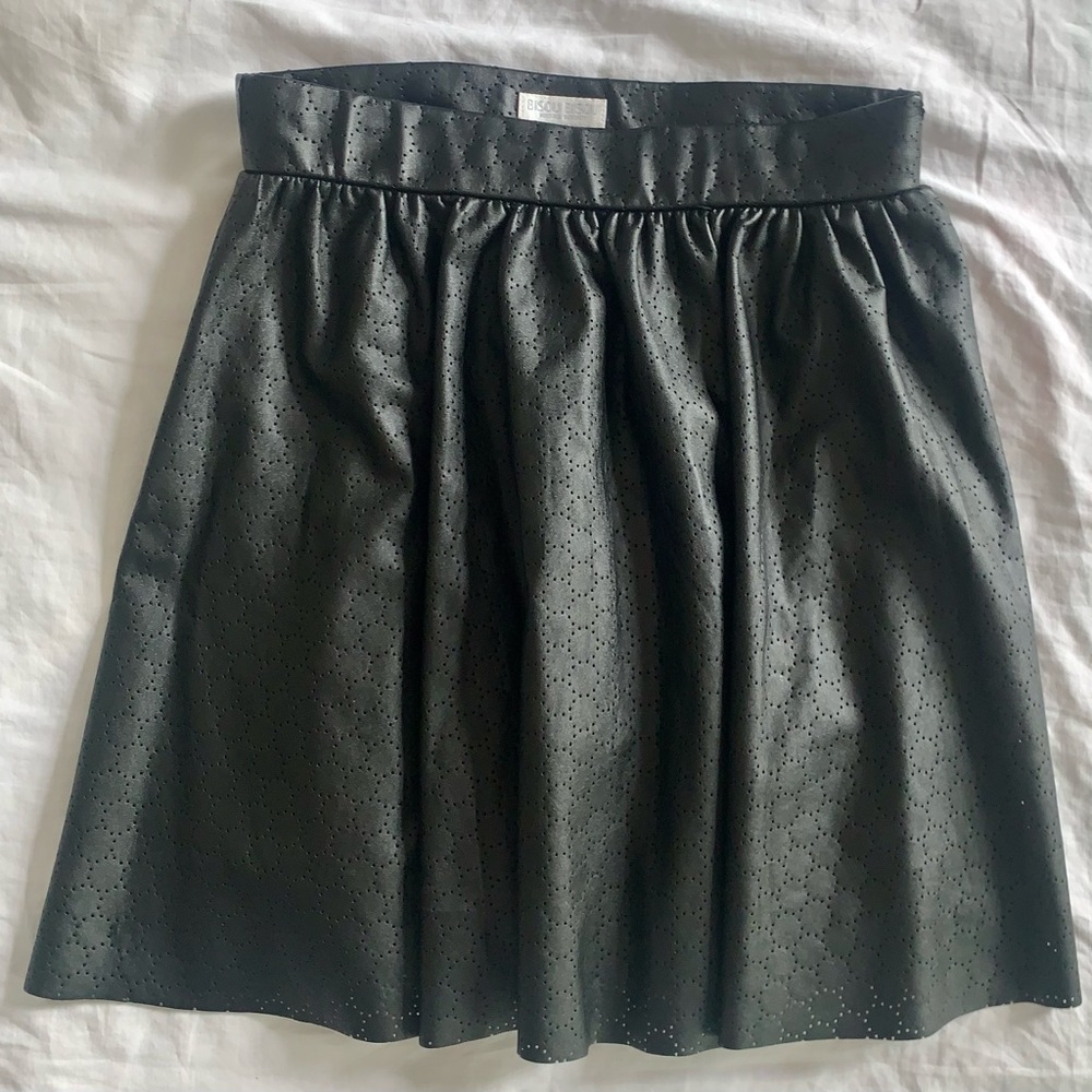 BISOU BISOU Michelle Bohbot faux leather skirt sz S black